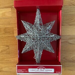 NWT Holiday Time Silver Star Light-Up Tree Topper